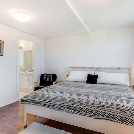 Cedar Hill Sunlit Stay - Bright Spacious & Modern Victoria Exterior foto